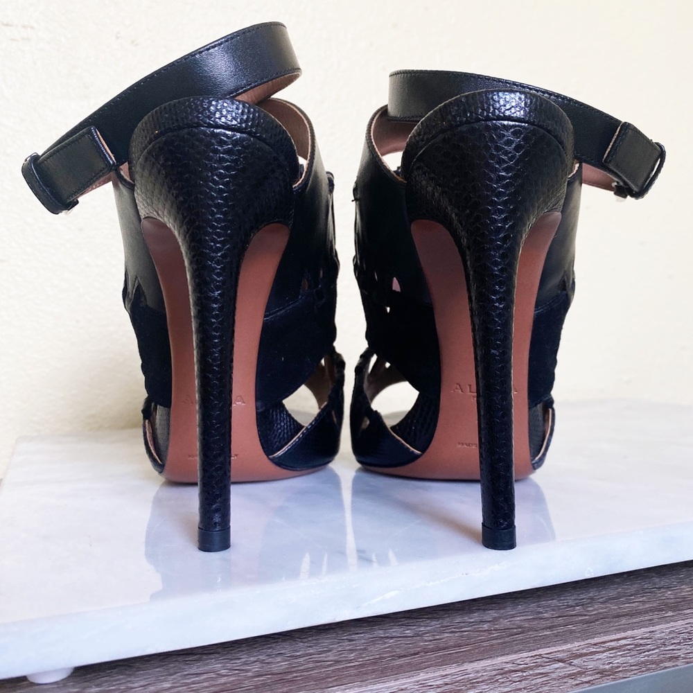 Auth. ALAÏA Black Snakeskin Embossed Strappy Heels - Picture 5 of 9
